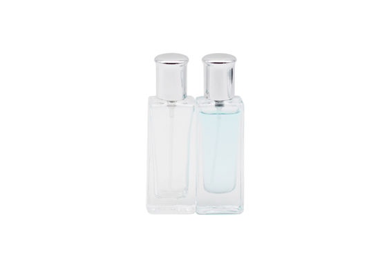 o retângulo do quadrado do espaço livre 50ml dá forma a garrafas de perfume de vidro vazias